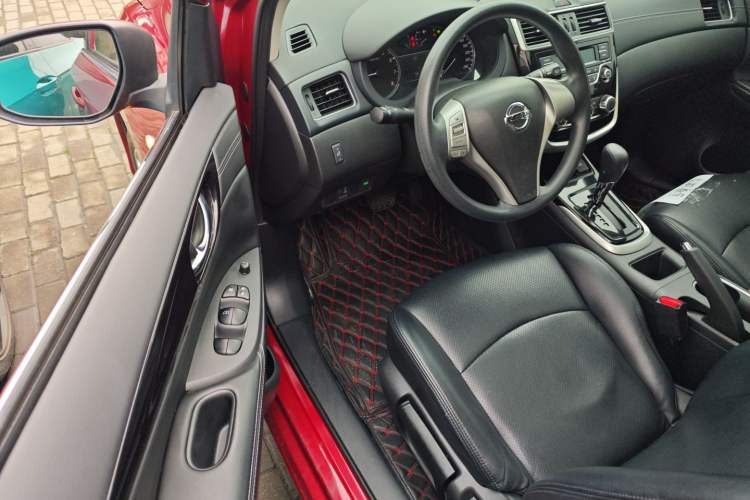 Used Nissan Tiida 2016 1.6L CVT Cool Dynamic Edition