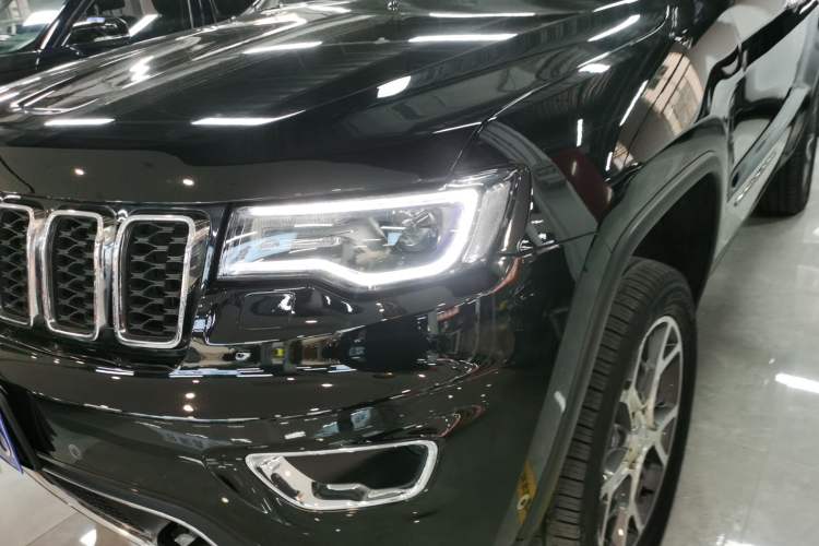 Used  Grand Cherokee 2021 3.0L 80th Anniversary Edition