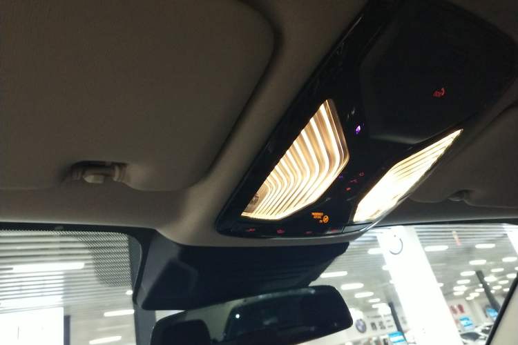 Used BMW X7 2024 xDrive40i Luxury Package – Leading Model
