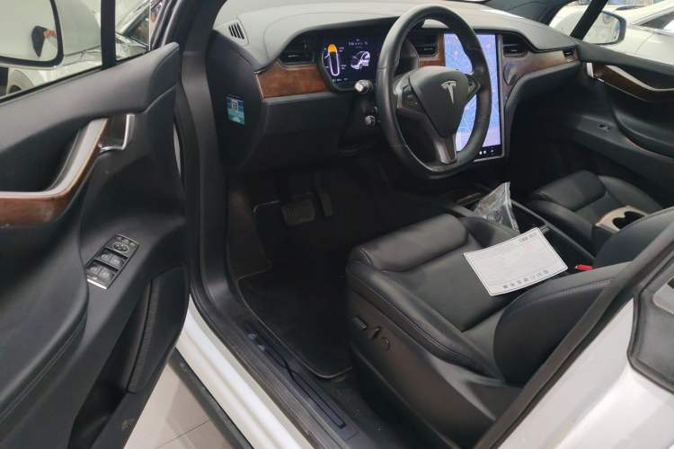 Used Tesla Model X 2019 Long-Range Version
