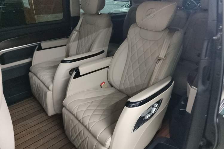 Used Mercedes-Benz V-Class 2021 V 260 Avantgarde Edition
