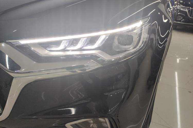 Used Hongqi HS5 2022 Revised Version 2.0T Smart Connect Flagship Edition