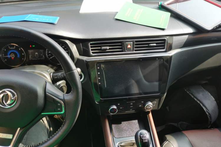 Used Dongfeng Fengon 580 2017 1.5T Manual Luxury Model
