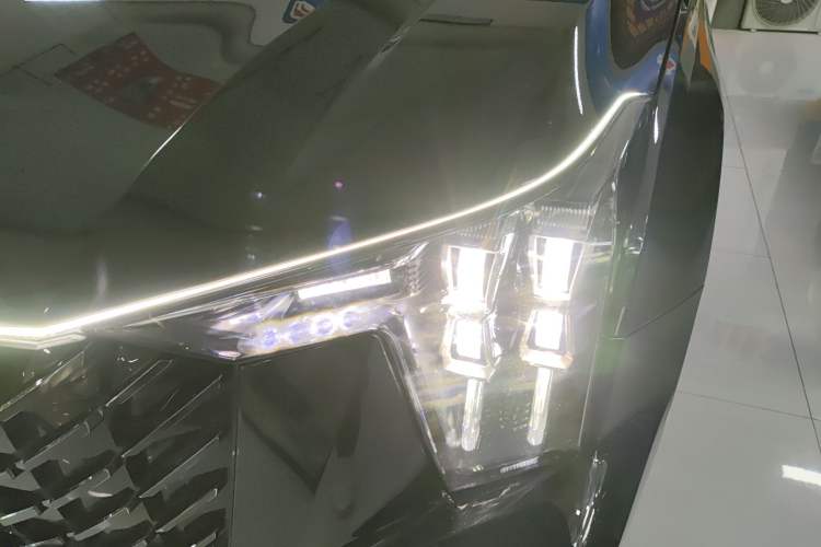 Used GAC Trumpchi GS8 2022 Linghang Series 2.0 TGDI Two-Wheel-Drive Luxury Smart Connectivity Version (7 Seats)
