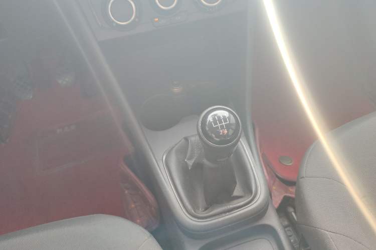 Used Volkswagen Polo 2014 1.4L Manual Fashion Edition
