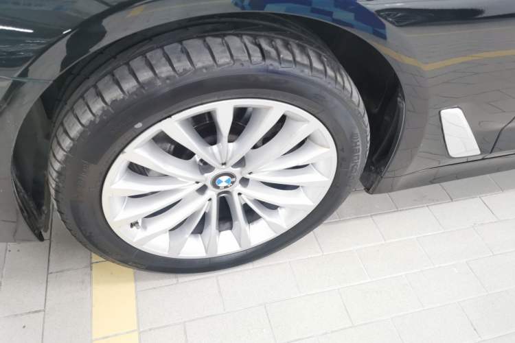 Used BMW 5 Series 2022 Second Facelift 525Li Luxury Package
