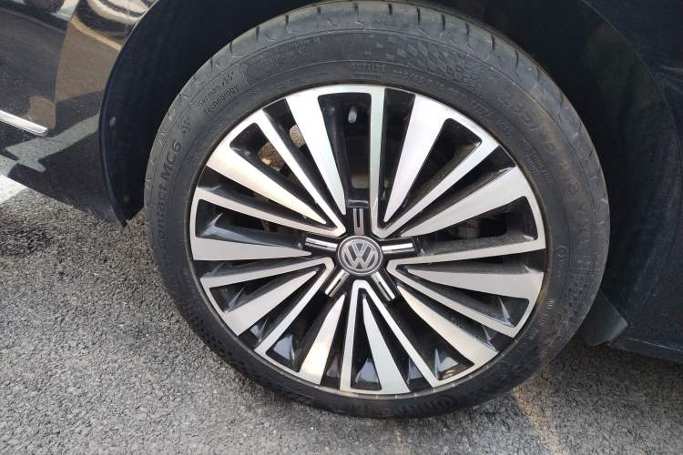 Used Volkswagen Passat 2019 330TSI Luxury Edition China VI Standard
