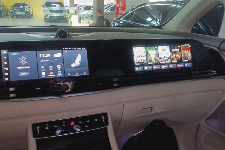 Used VOYAH Dream 2024 PHEV Extended-Range Premium Edition
