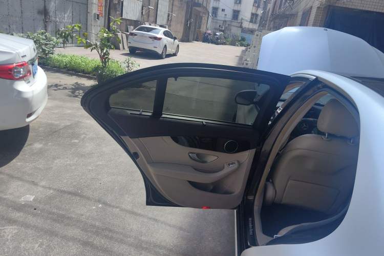 Used Mercedes-Benz C-Class 2015 C 200 L