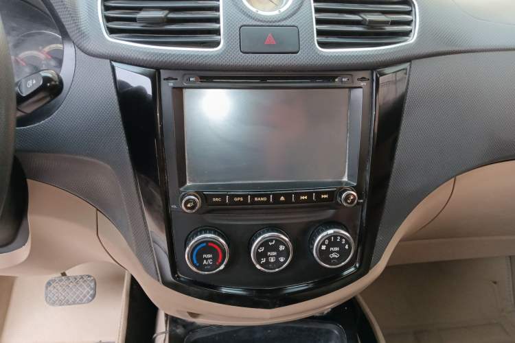Used Wuling Hongguang 2014 1.5L S Automatic Comfort Edition
