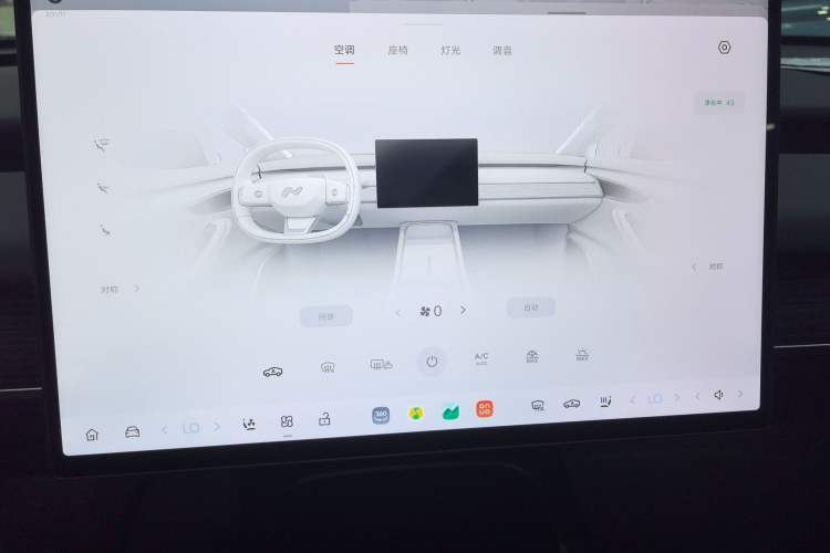 Used ONVO L60 2024 60 kWh Rear-Drive Version