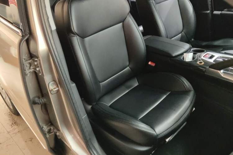 Used Peugeot 3008 2015 2.0L Automatic Classic Edition