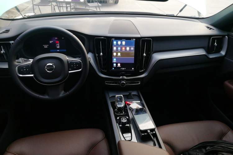 Used Volvo XC60 2024 B5 4x4 Smart Luxury Edition
