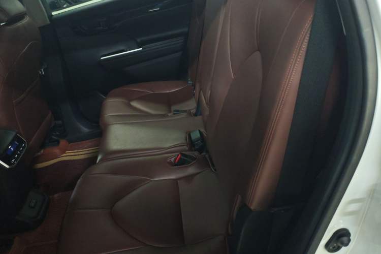 Used Toyota Highlander 2024 2.5L Smart Electric Hybrid Dual-Motor Two-Wheel-Drive Elite Edition 5 Seats
