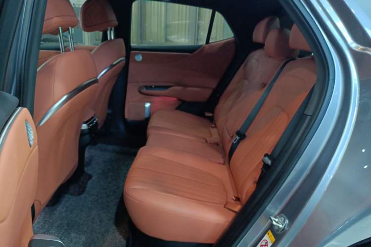 Used  E07 2025 All-Electric 4x4 90kWh Ultra High-Performance Edition
