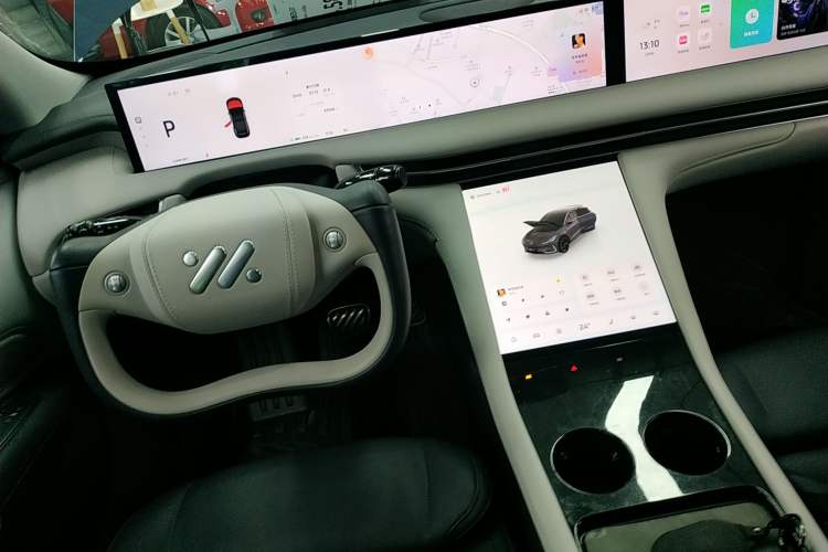 Used IM LS7 2023 100kWh Lux Rear-Drive Version
