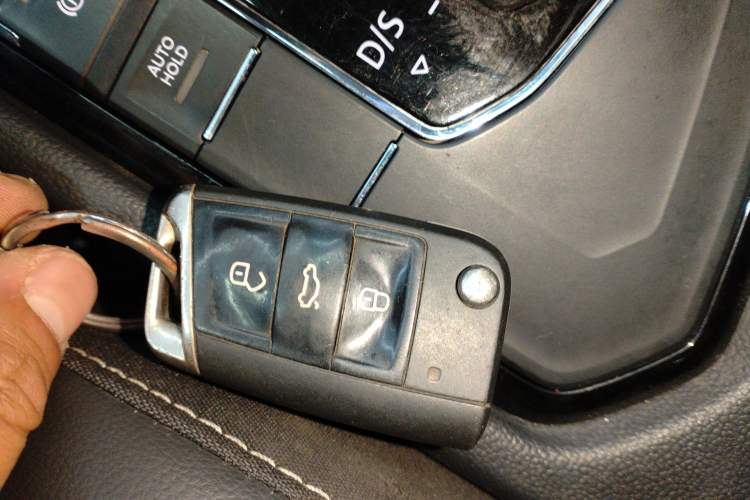 Used Volkswagen Tiguan L 2021 330TSI Automatic Two-Wheel Drive Smart Edition