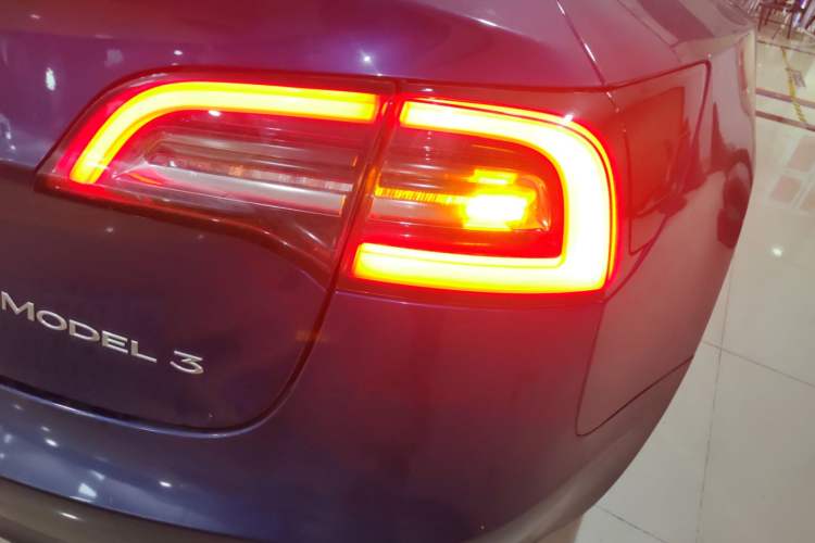 Used Tesla Model 3 2019 Standard Range Rear-Drive Upgraded Version
