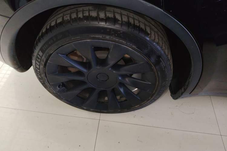 Used Tesla Model Y 2022 Long-Range All-Wheel-Drive Version
