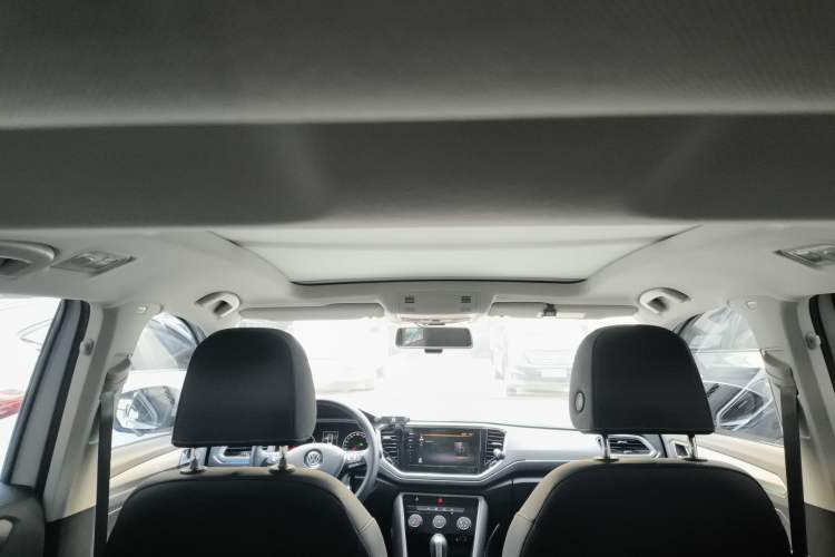 Used Volkswagen T-ROC 2019 230TSI DSG Two-Wheel-Drive Advanced Version China VI Standard