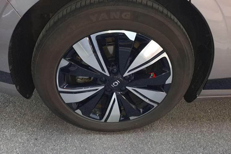 Used  A07 2025 All-Electric "Real Bargain" 525 Luxury Model
