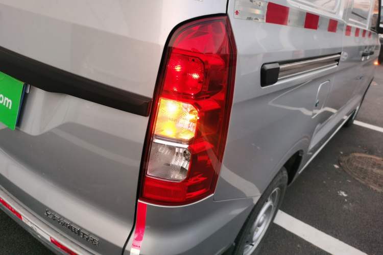 Used Wuling Hongguang V 2021 1.5L Jingqu Edition Enclosed-Window Vehicle LAR
