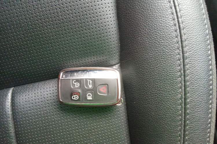 Used Land Rover Discovery Sport 2019 240 PS SE Version China VI Standard