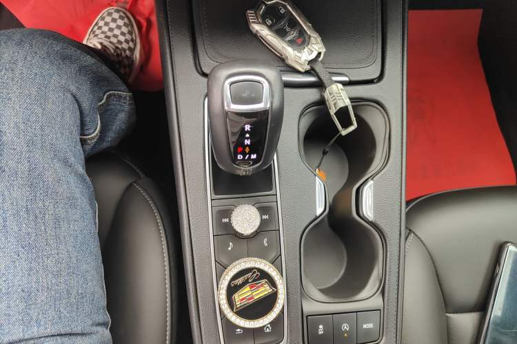 Used Cadillac XT4 2018 28T Two-Wheel-Drive Luxury Model
