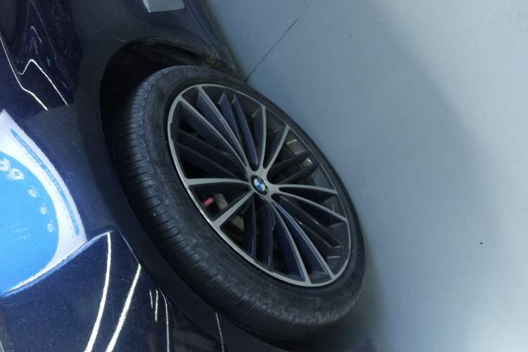 Used BMW 5 Series 2021 Facelifted 530Li Leading Edition M Sport Package
