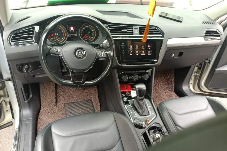 Used Volkswagen Tiguan L 2019 Updated Version 330TSI Automatic Two-Wheel Drive Panoramic Comfort Edition China VI Standard
