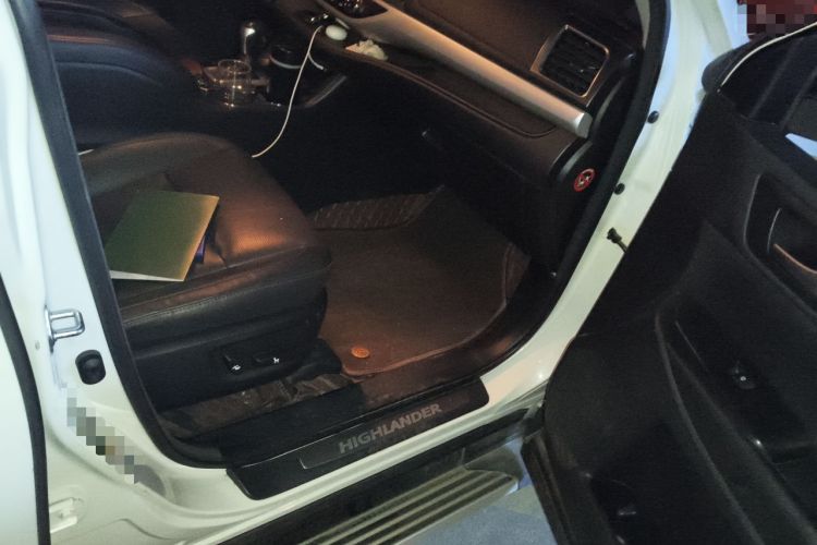 Used Toyota Highlander 2018 2.0T Four-Wheel Drive Luxury Version 7 Seats China VI Standard