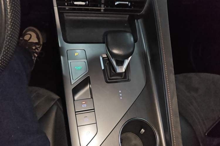 Used Roewe D5X DMH 2024 135 Tech Edition