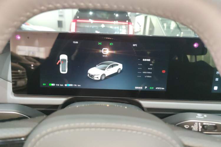 Used VOYAH PASSION 2024 PHEV Four-Wheel Drive Ultra-Long Range Executive Edition