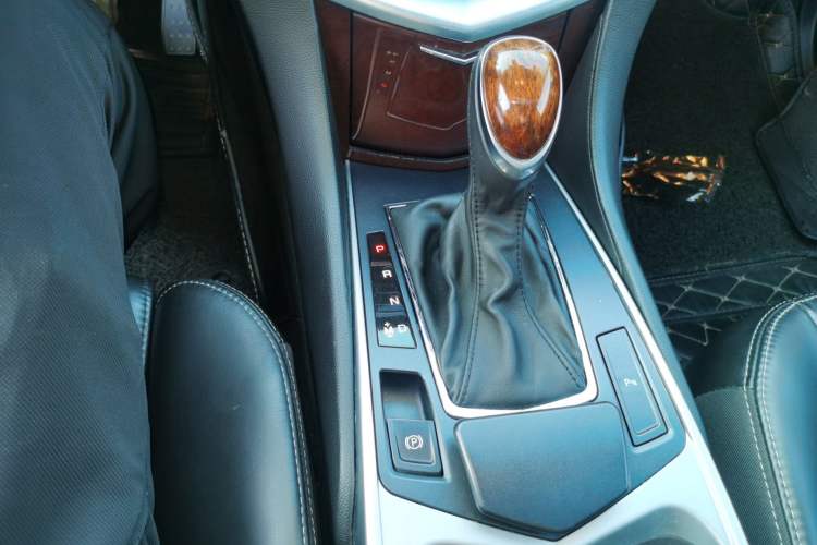 Used Cadillac SRX 2015 3.0L Elite Model
