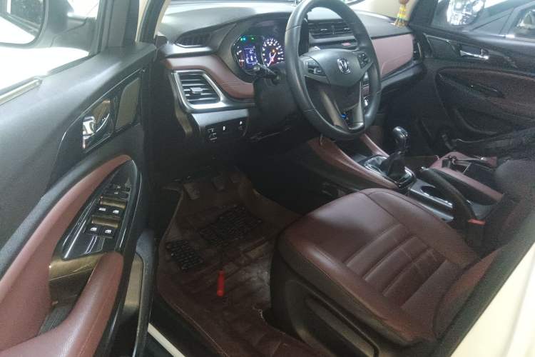 Used Changan Lingxuan 2017 1.6L Manual Happiness Edition
