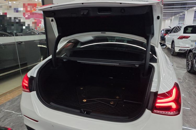 Used Mercedes-Benz A-Class 2022 Revised Version A 200 L Sport Sedan Fashionable Style