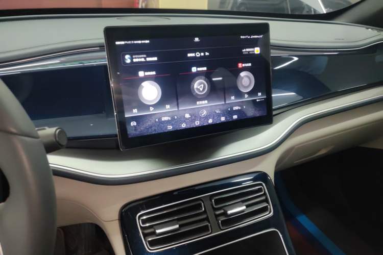 Used BYD Qin PLUS 2021 EV 400KM Luxury Model
