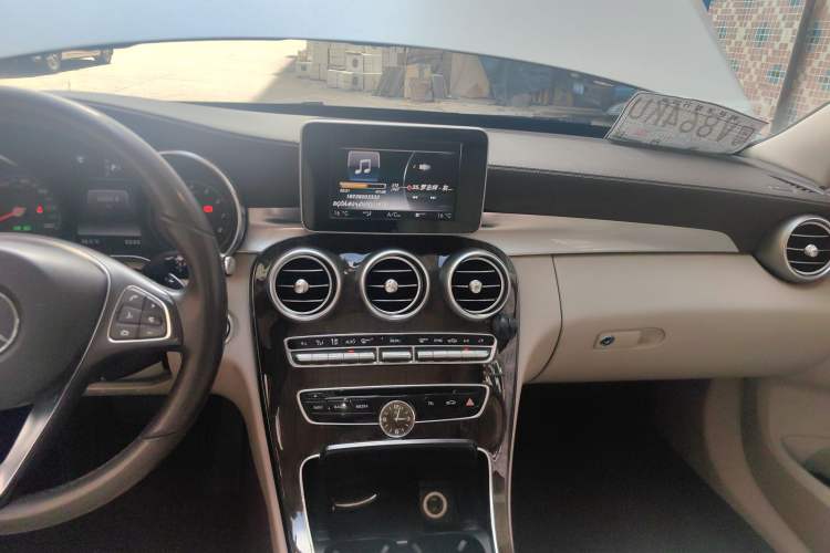 Used Mercedes-Benz C-Class 2015 C 200 L