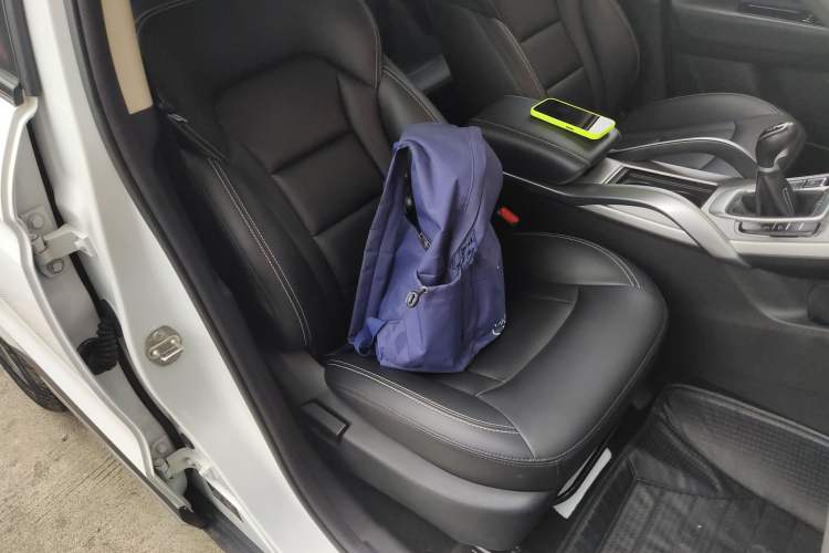 Used Geely Auto Emgrand X7 Sport 2016 2.0L Manual Smart Connect Version
