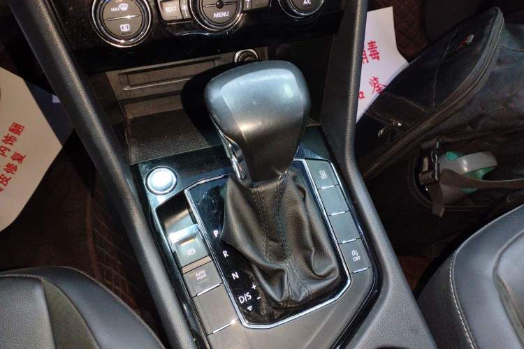 Used Volkswagen Tiguan L 2021 330TSI Automatic Two-Wheel Drive Smart Edition