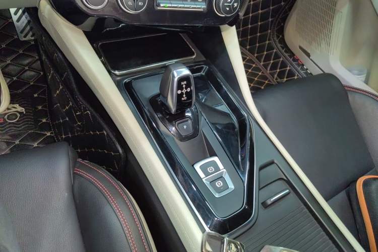 Used Lynk & Co 02 2018 1.5T DCT Two-Wheel Drive Zhaopu Version China V Standard
