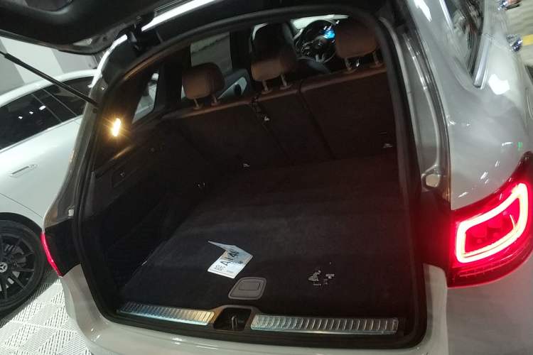 Used Mercedes-Benz GLC 2020 GLC 260 L 4MATIC Dynamic Model