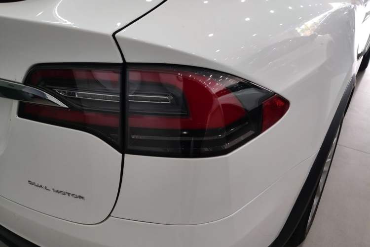 Used Tesla Model X 2019 Long-Range Version
