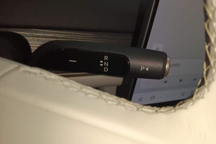 Used ONVO L60 2024 60 kWh All-Wheel Drive