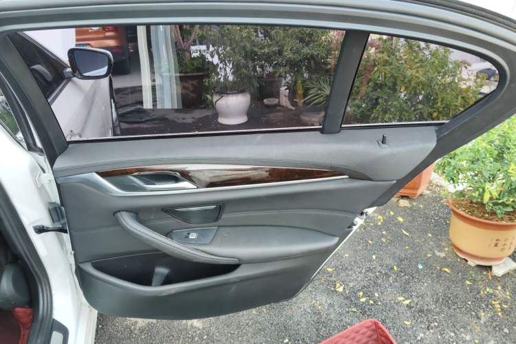 Used BMW 5 Series 2018 525Li Luxury Package
