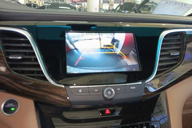 Used Buick GL8 2017 ES 28T Luxury Model China V Standard
