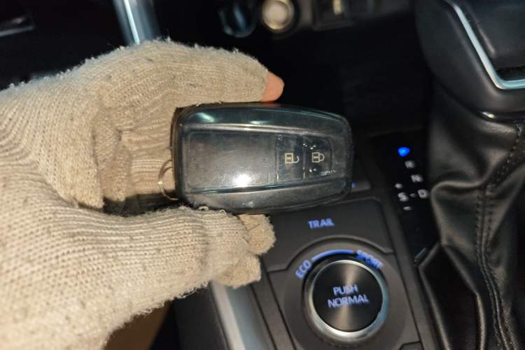 Used Toyota RAV4 2022 Dual-Engine 2.5L E-CVT Four-Wheel Drive Elite Plus Edition