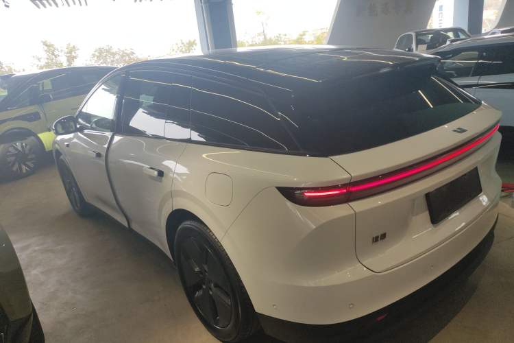 Used Li Auto Li Auto i6 2025 Model Two-Wheel-Drive Standard Type
