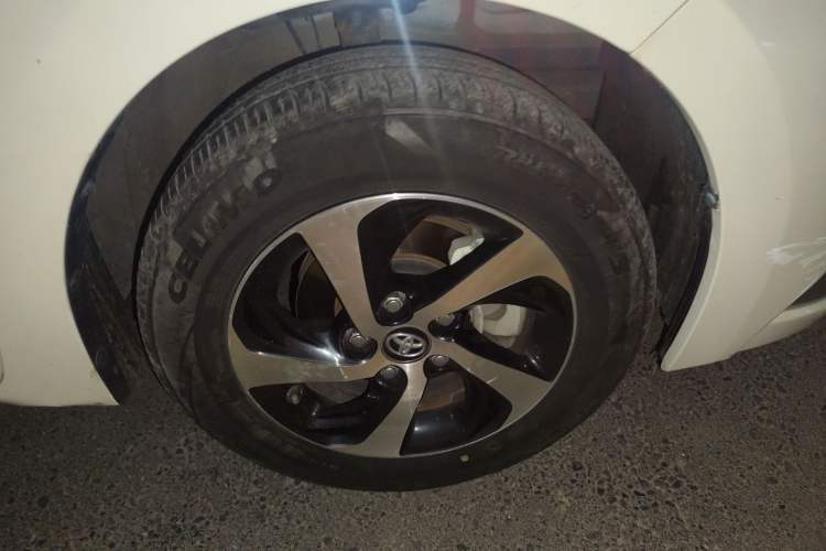 Used Toyota Levin 2017 Revised Dual-Engine 1.8H GS E-CVT Elite Sunroof Version China V Standard
