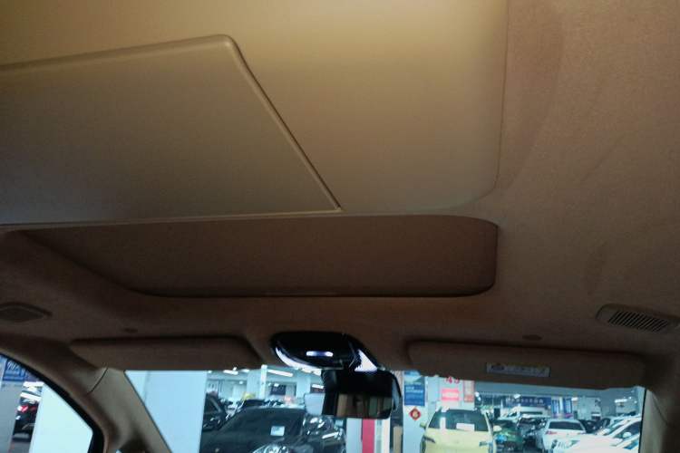 Used VOYAH Dream 2025 PHEV Four-Wheel-Drive Flagship Kunpeng Edition
